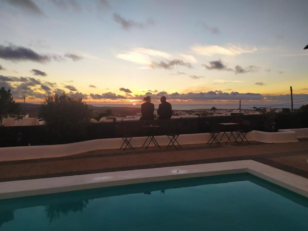 Oasis Surf House Apartment Soo Екстериор снимка